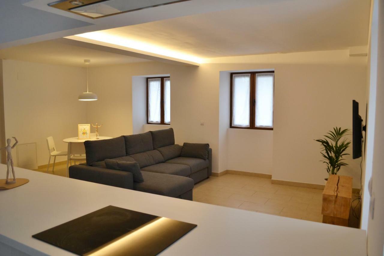Ura Apartment Lesaka Bagian luar foto
